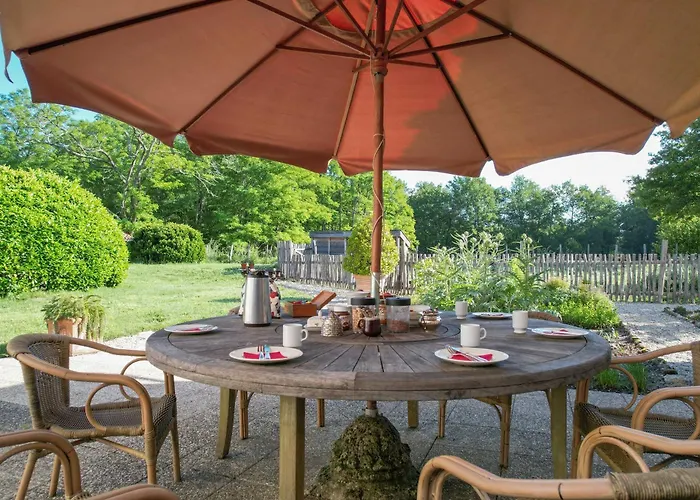 Domaine De Laguneaussan Bed and breakfast